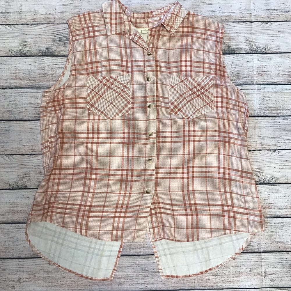 Women’s Western Style Sleeveless Plaid Button-Down Shirt